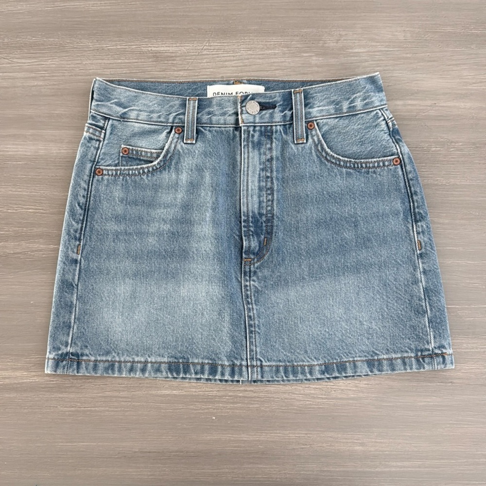 NWOT Aritzia Denim Forum The '90s Ricci Denim Skirt
